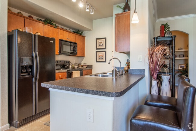 1 BR, 1 BA - 850 SF - Turnberry