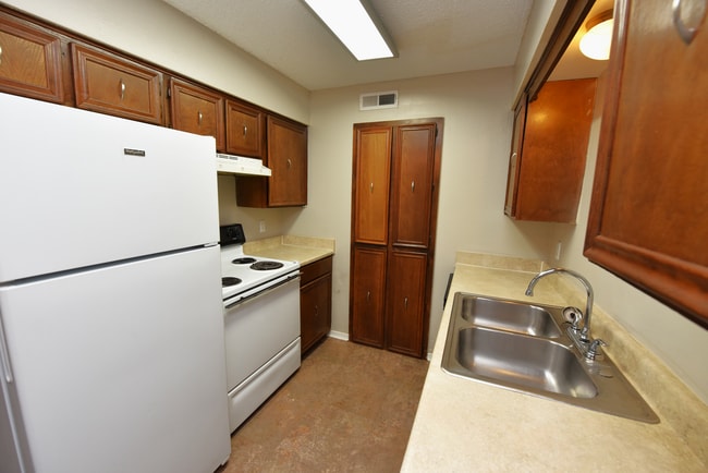 Raintree Meadows Apartments