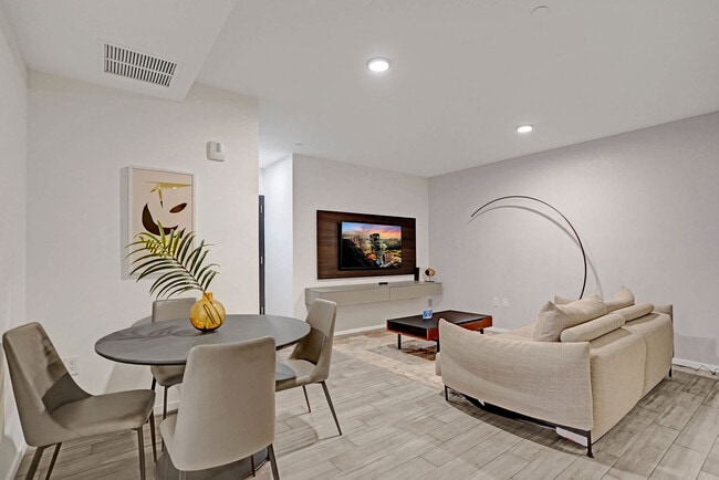 Photo - 398 NE 5th St Unidad SI FL16-ID1504052P