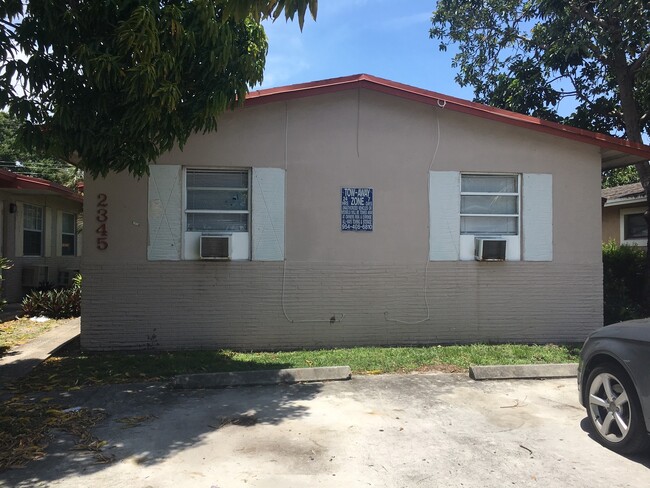 Building Photo - 2349 Farragut St