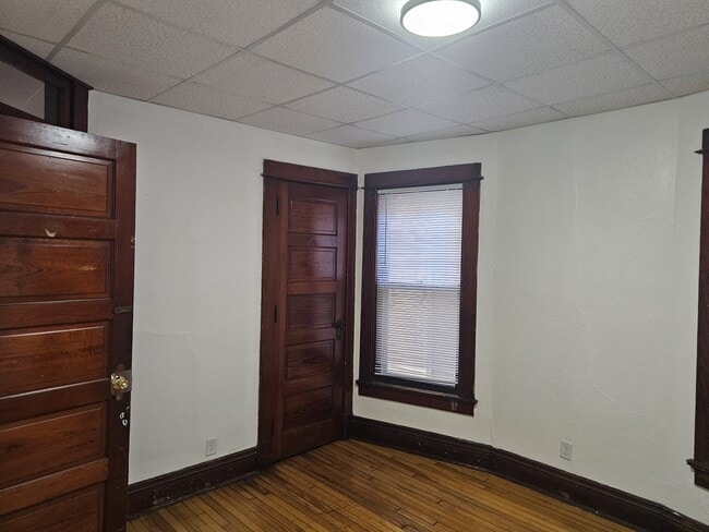 middle bedroom - 127 N Franklin St Unidad 127