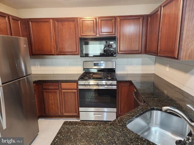 Building Photo - 13107 Millhaven Pl Unit E Rental
