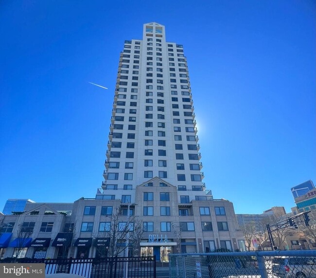 Building Photo - 526 PACIFIC 2203 Rental