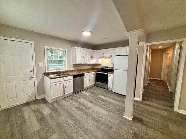 Photo - 6161 Susan Ln