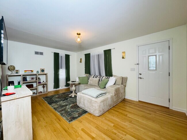 Photo - 6204 Hillcrest Rd