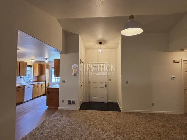 Photo - 3BR single-level rancher in SE Bend with large fully-fenced backyard