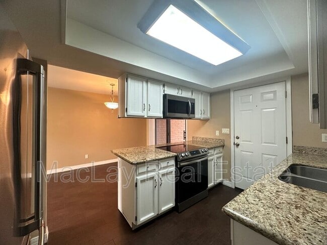 Photo - 963 N Revere