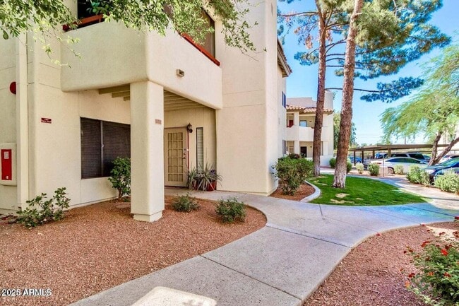 Building Photo - 750 E Northern Ave Unit 1052