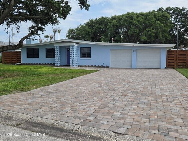 Building Photo - 550 Capri Rd