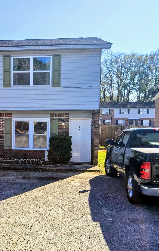 Photo - 519 Parkdale Dr