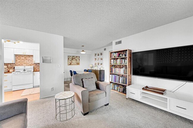 Photo - 117 Gardens Dr Unit 204