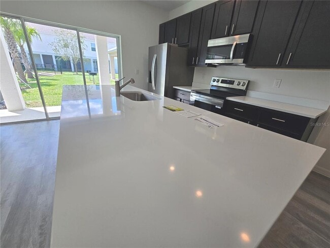 Photo - 737 W Oak Dr