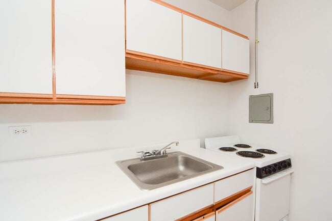 Photo - 3345 N Marshfield Ave Unidad 804