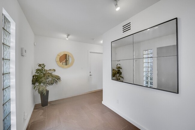 Photo - 320 Detering St