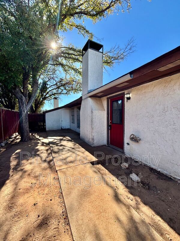 Building Photo - 3812 Wild Rye Trail Unit C