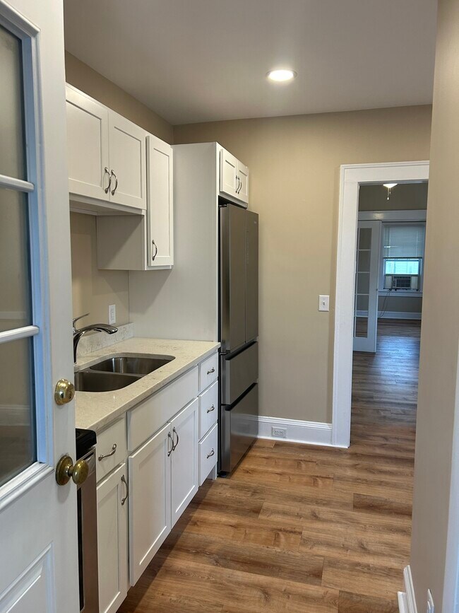 Photo - 14 Denison Ave Apartamento