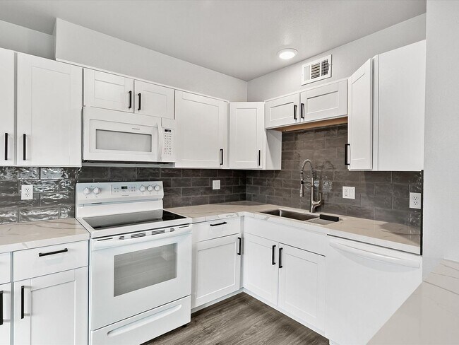 Photo - FULLY REMODELED IN MIDTOWN