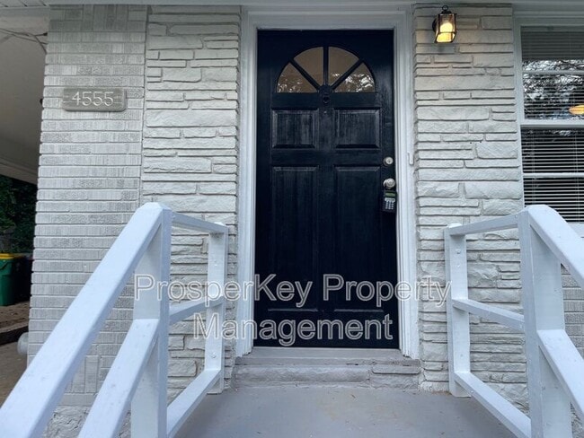 Photo - 4555 Hillpine Rd