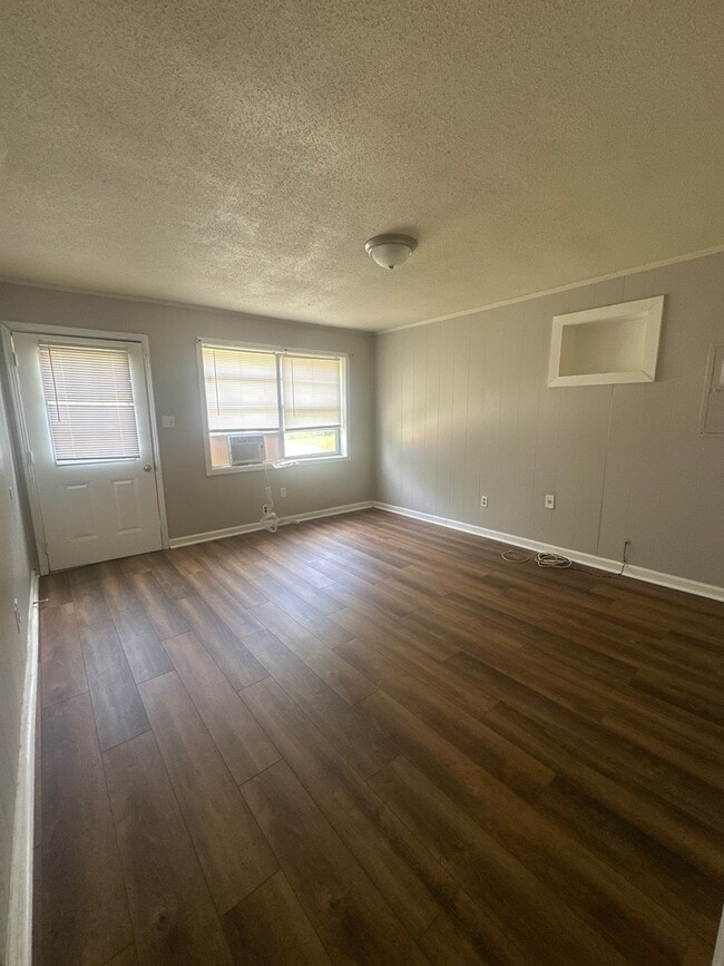 Photo - 110 Tisdale St