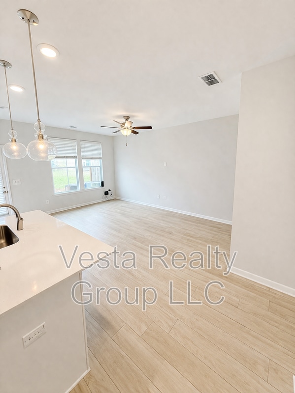 Photo - 471 Payne Dr