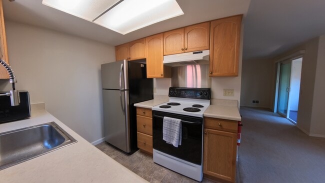 Building Photo - 20816 74th Ave W Unit Apt C