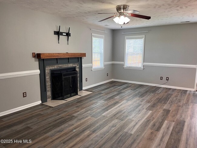 Photo - 204 S River Dr