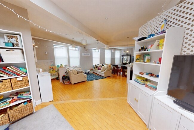 Building Photo - 72 Kent St Unit 72