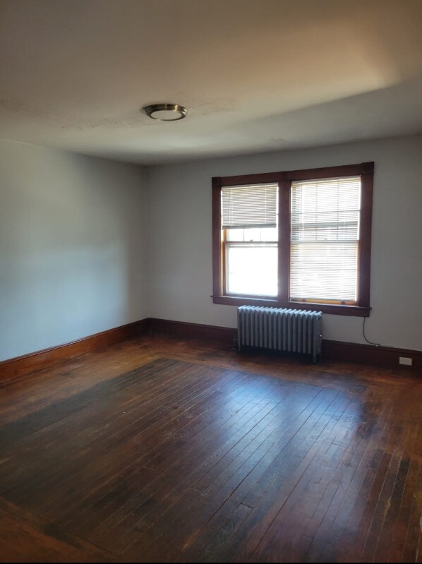 Photo - 3-23E Amherst St