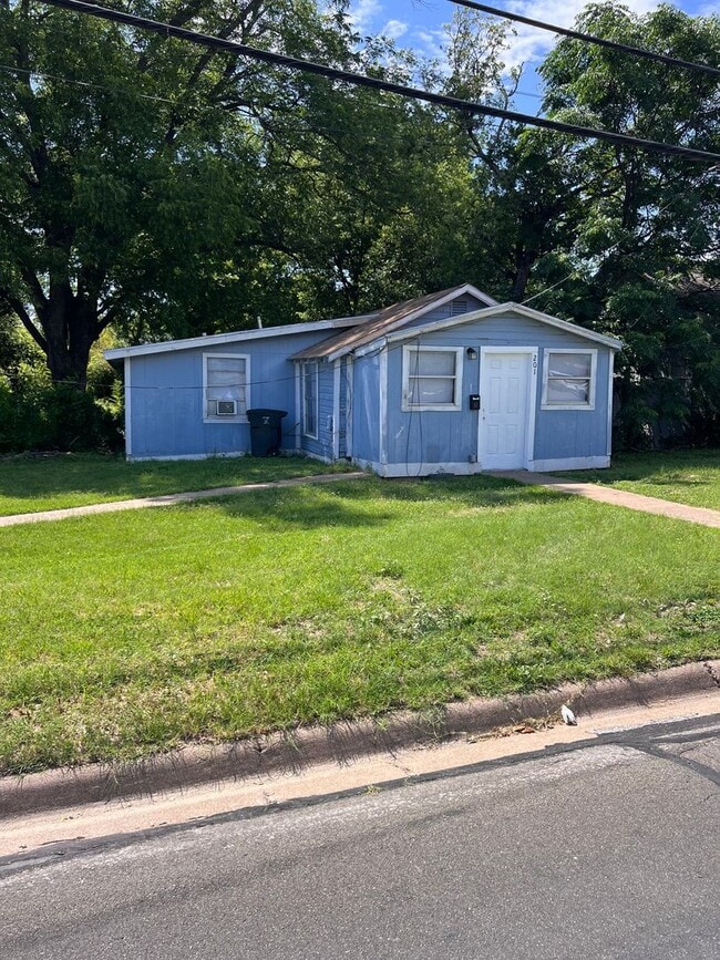 Photo - Two bedroom one bathroom located house on corner lot