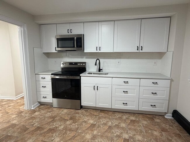 Building Photo - 150 S Harrison St Unit B2