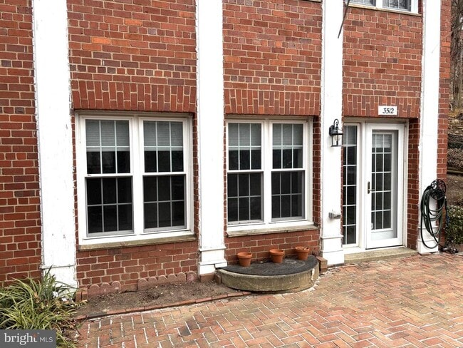 Building Photo - 3512 Gunston Rd