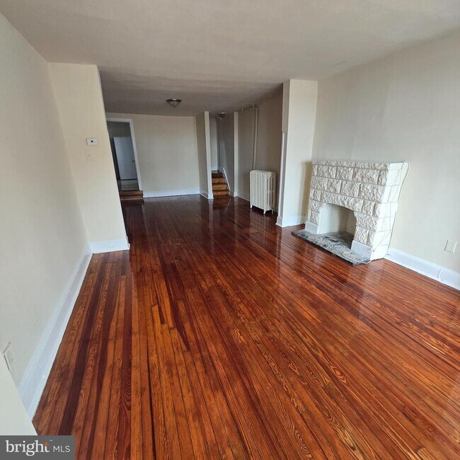Photo - 4672 Stenton Ave