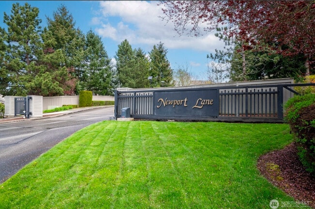 Photo - 4802 Nassau Ave NE