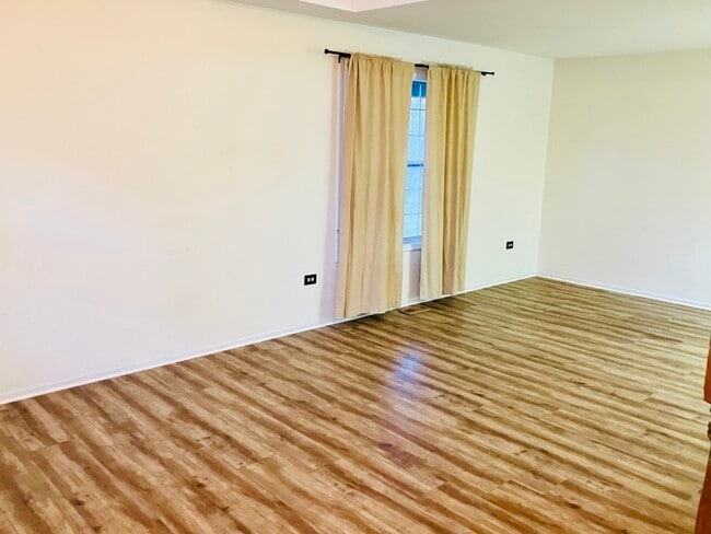 Photo - 3524 Willowview Ct