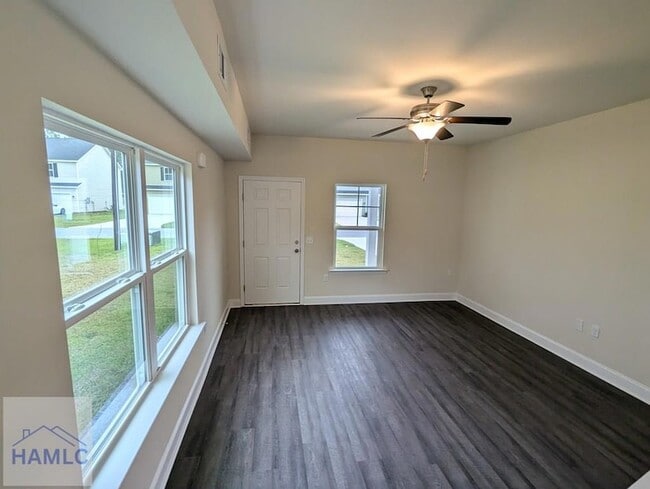 Photo - 732 Mill Creek Cir