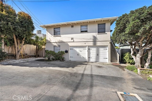 Building Photo - 827 Catalina St