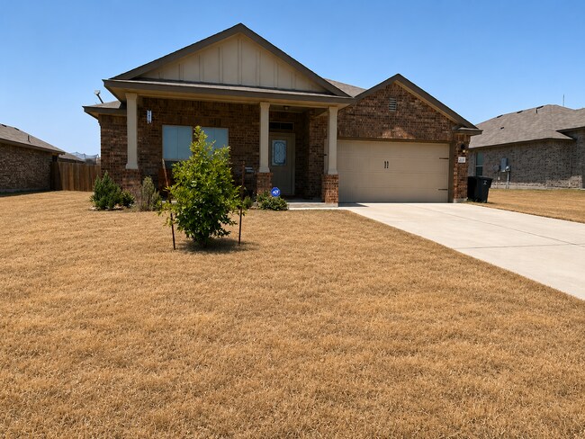 Building Photo - 213 Danielle Dr