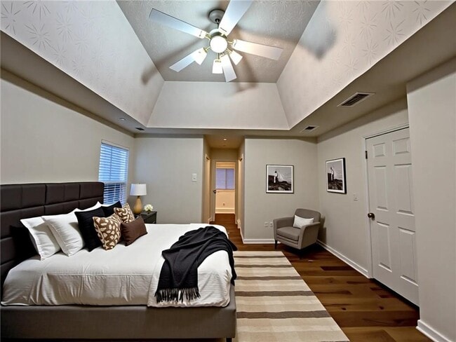 Photo - 3780 Crescent Walk Ln NE