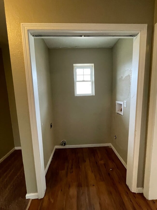 Photo - 2 bed/ 1 bath Single Family House