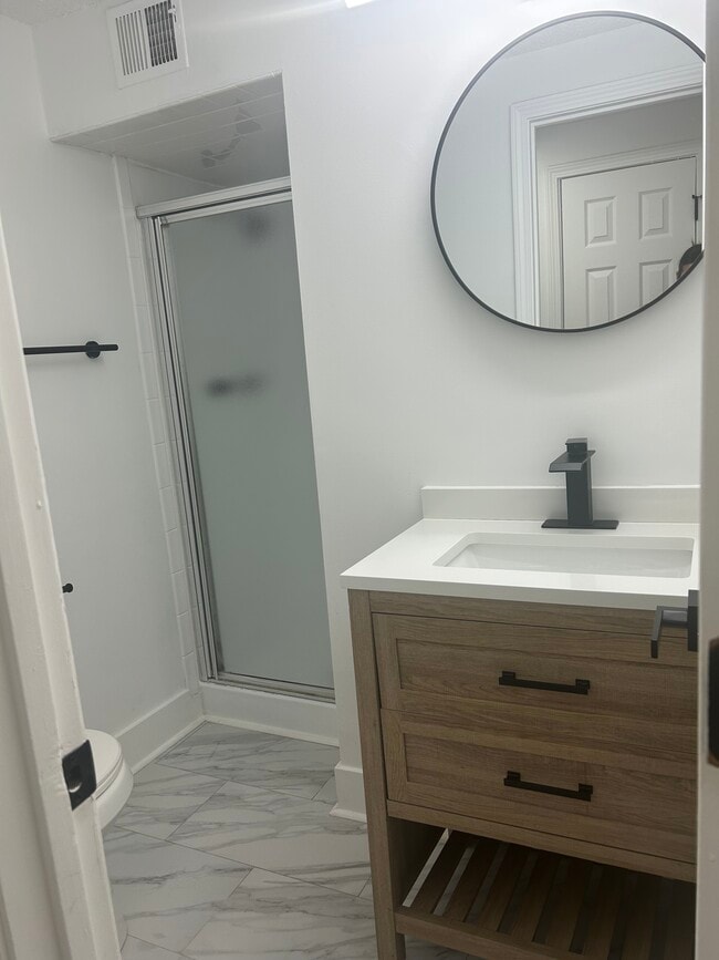 Photo - 3803 NE Colonial Dr Unit 3803