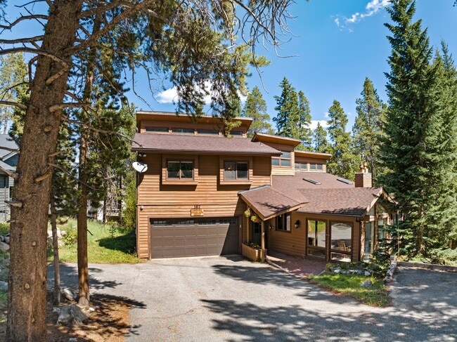 Building Photo - Country Mountain House with SKI AREA ACCESS, Multiple living spaces!  DOG RUN! HOT TUB
