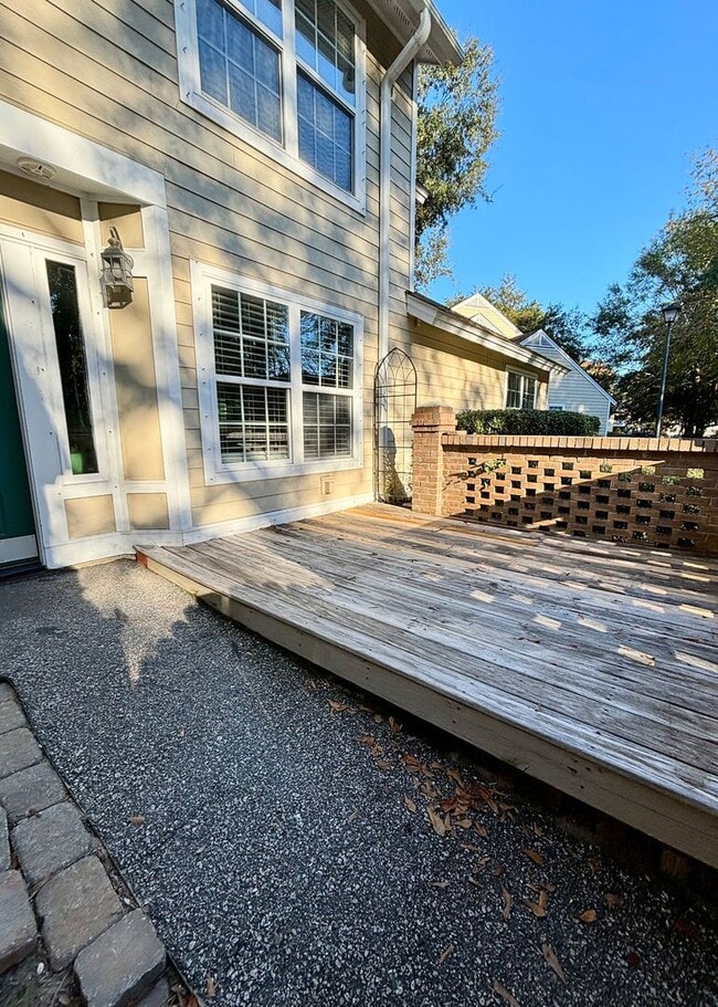 Photo - Available 1/10. Beautiful 3BR/3 BA Townhom...