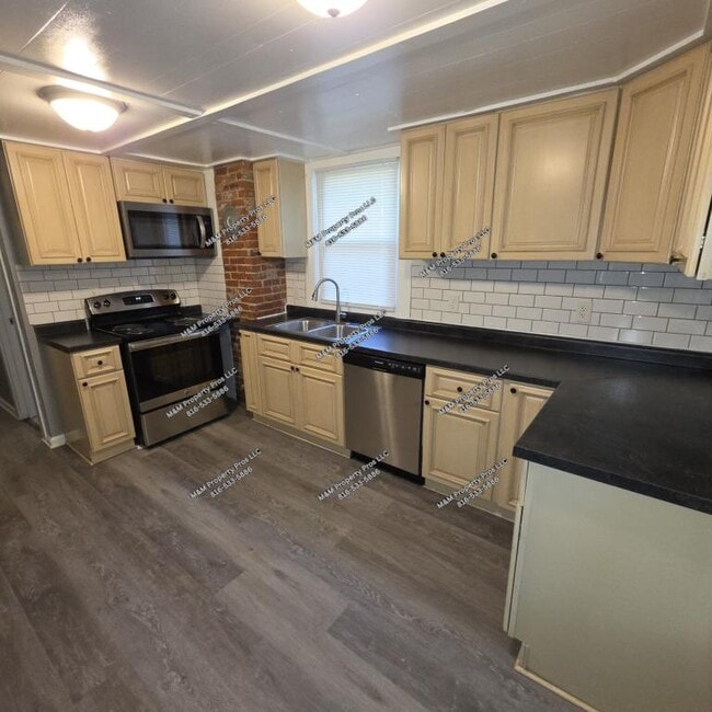 Photo - 425 N Morse Ave