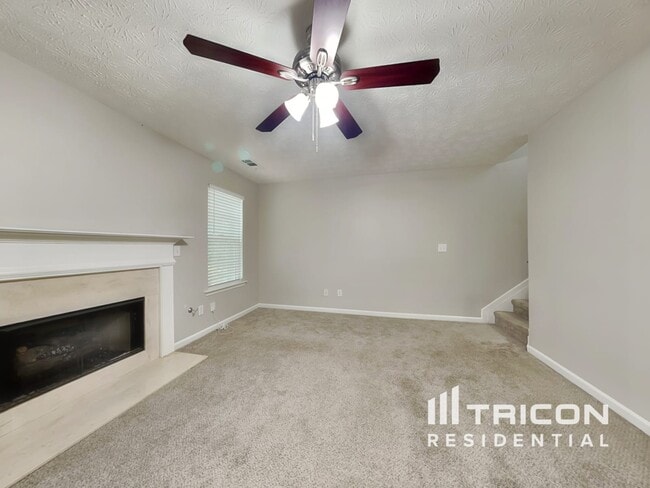 Photo - 330 Summit View Dr