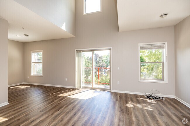 4BR + Den, 3BA - 1,708 SF