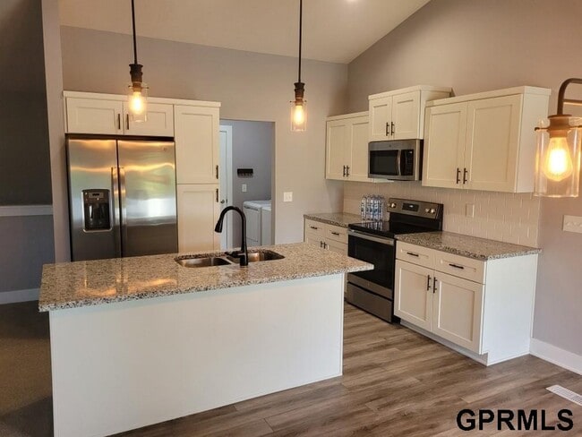 Photo - 3031 Lakeside Dr