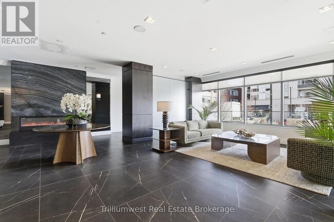 Photo - 155 Caroline St S Unité 702