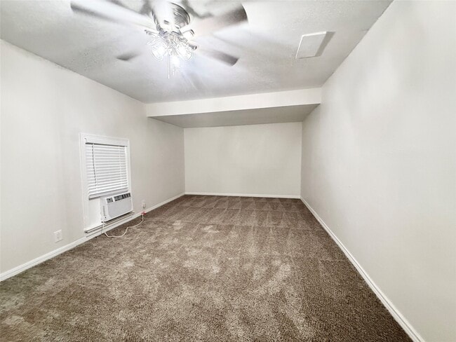 Photo - 832 S Anderson St