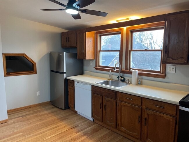 Photo - 24 Pleasant St Unit 3