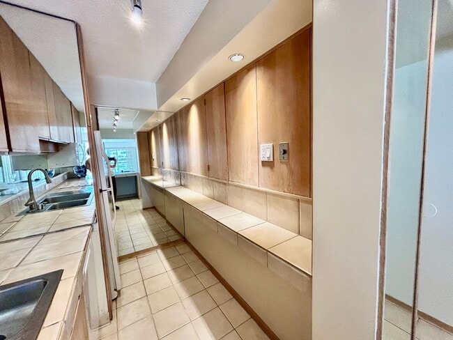 Photo - 1645 Ala Wai Blvd